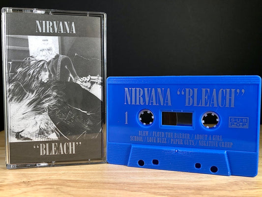 [CASSETTE] Nirvana 'Bleach' (Blew Edition - Cassette azul limitado a 1989 copias) * Edición agotada a nivel mundial * NUEVO, no sellado (caja con detalle)
